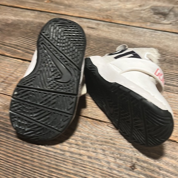 Nike sz 4 c - Picture 3 of 4